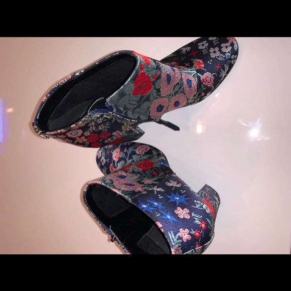 Sam Edelman Booties - Picture 6 of 8